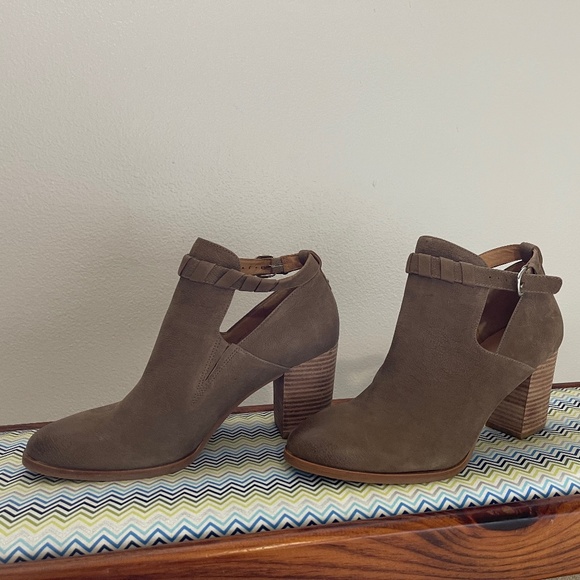 Via Spiga Taupe Bootie - Picture 2 of 11